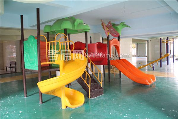 兒童游樂設(shè)施.jpg