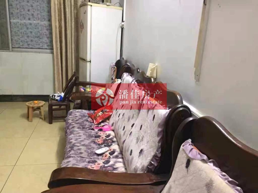 【文昌小區(qū)】經(jīng)典養(yǎng)老房文昌小區(qū)1樓帶院子73平米30萬