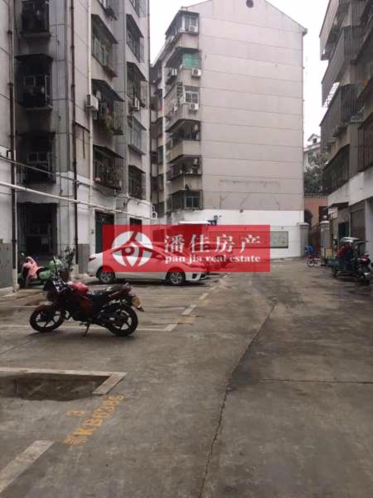 【文昌小區(qū)】經(jīng)典養(yǎng)老房文昌小區(qū)1樓帶院子73平米30萬