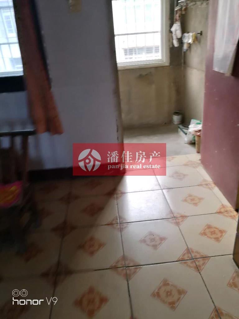 【潘佳房產(chǎn)推薦】【交通中路靠近城站路附近大戶型125平精裝6樓40萬】