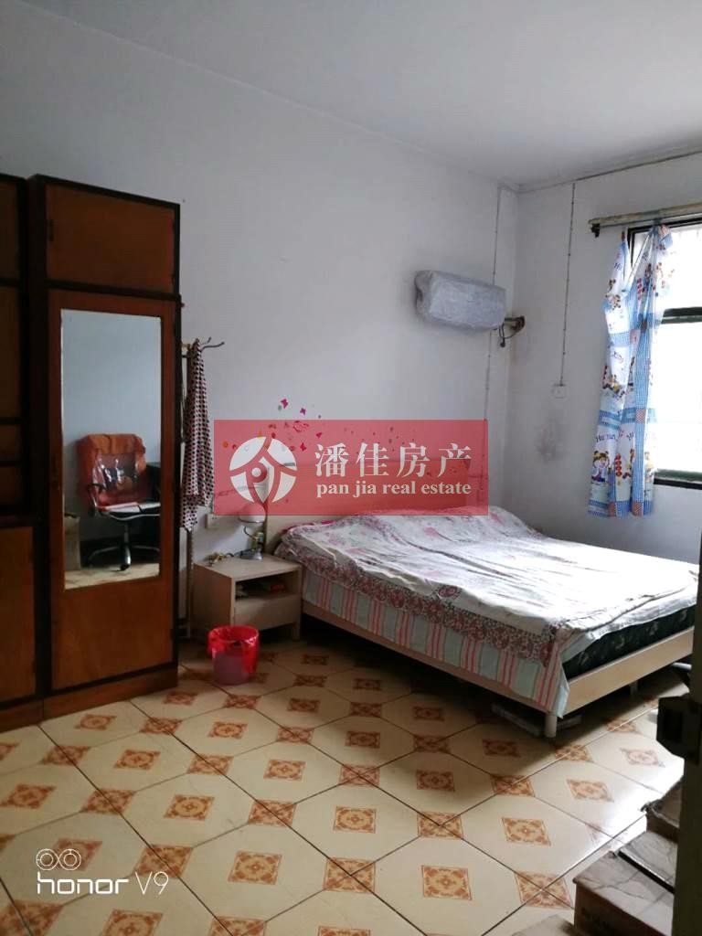 【潘佳房產(chǎn)推薦】【交通中路靠近城站路附近大戶型125平精裝6樓40萬】