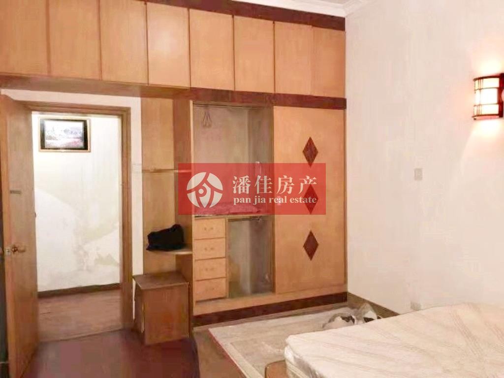 【潘佳房產(chǎn)推薦】【滿二翡翠名都1期137平米中層精裝保持很新帶地暖110萬】