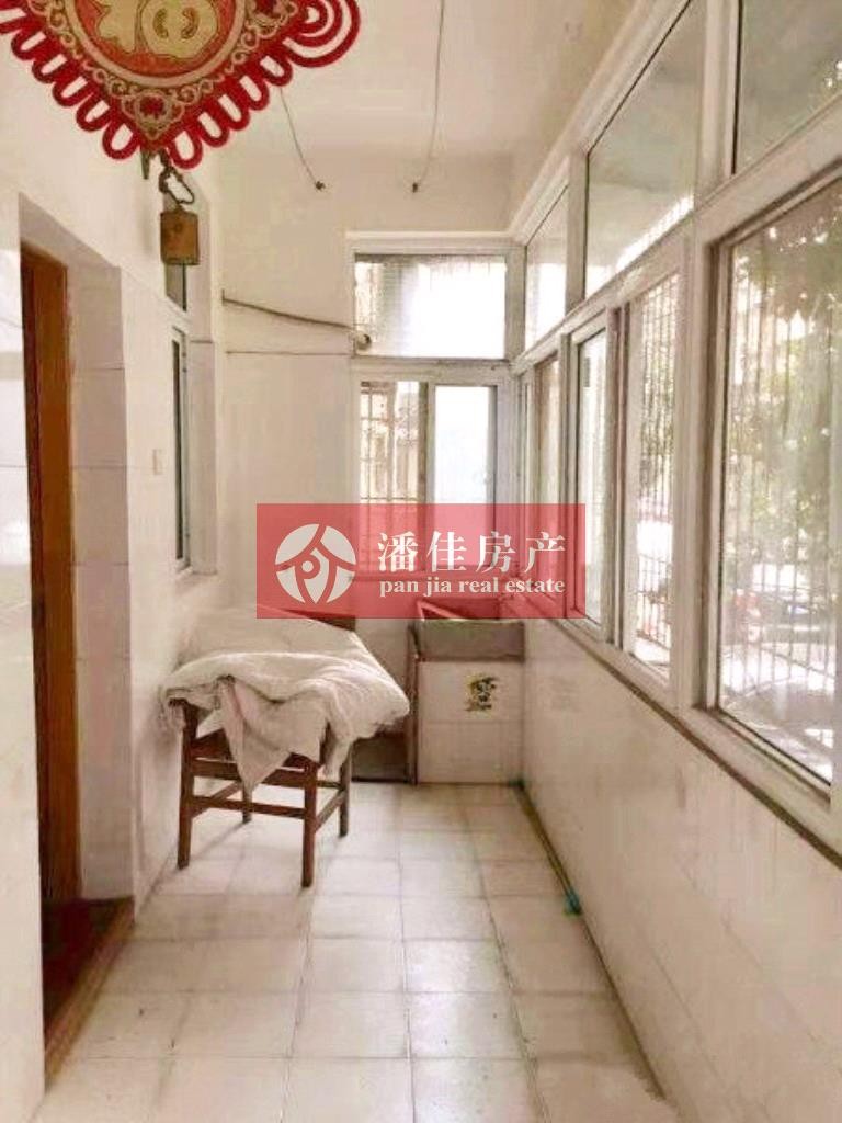 【潘佳房產(chǎn)推薦】【滿二翡翠名都1期137平米中層精裝保持很新帶地暖110萬】