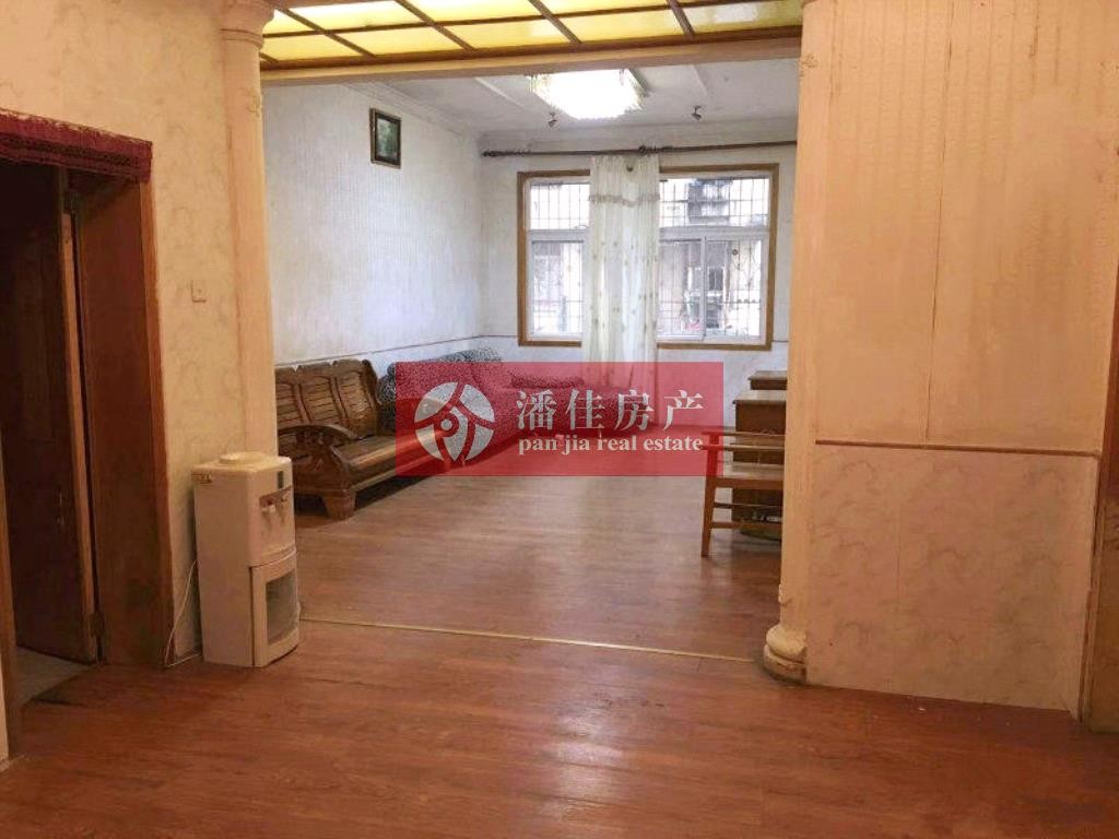 【潘佳房產(chǎn)推薦】【滿二翡翠名都1期137平米中層精裝保持很新帶地暖110萬】