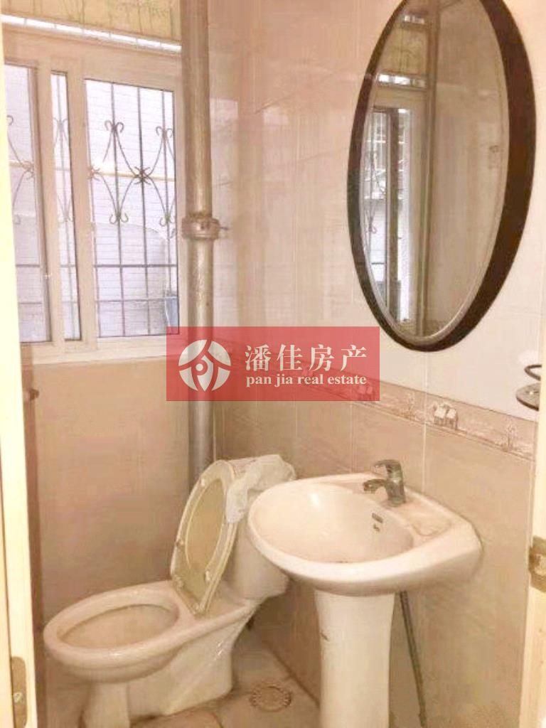 【潘佳房產(chǎn)推薦】【滿二翡翠名都1期137平米中層精裝保持很新帶地暖110萬】