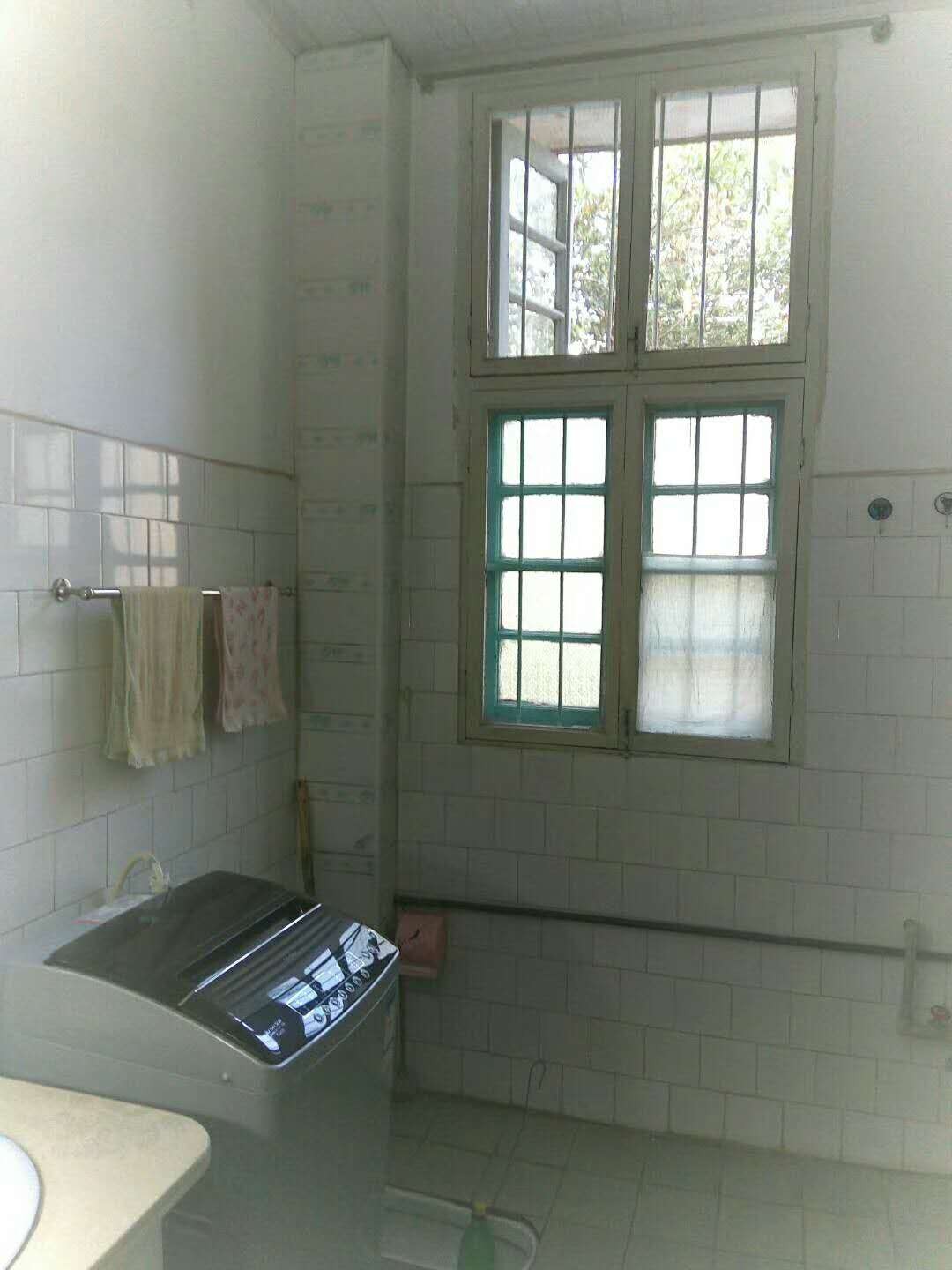 孝感市委大院緊俏優(yōu)質(zhì)三 房+養(yǎng)老房（3室2廳2衛(wèi)）急售