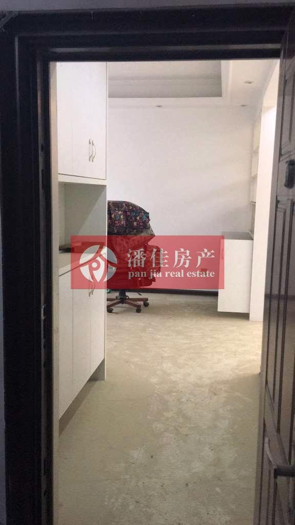 【潘佳房產(chǎn)推薦】【槐蔭大道大潤(rùn)發(fā)超市對(duì)面槐蔭閣4樓110平米三房40萬(wàn)】