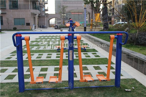 健身器材.jpg
