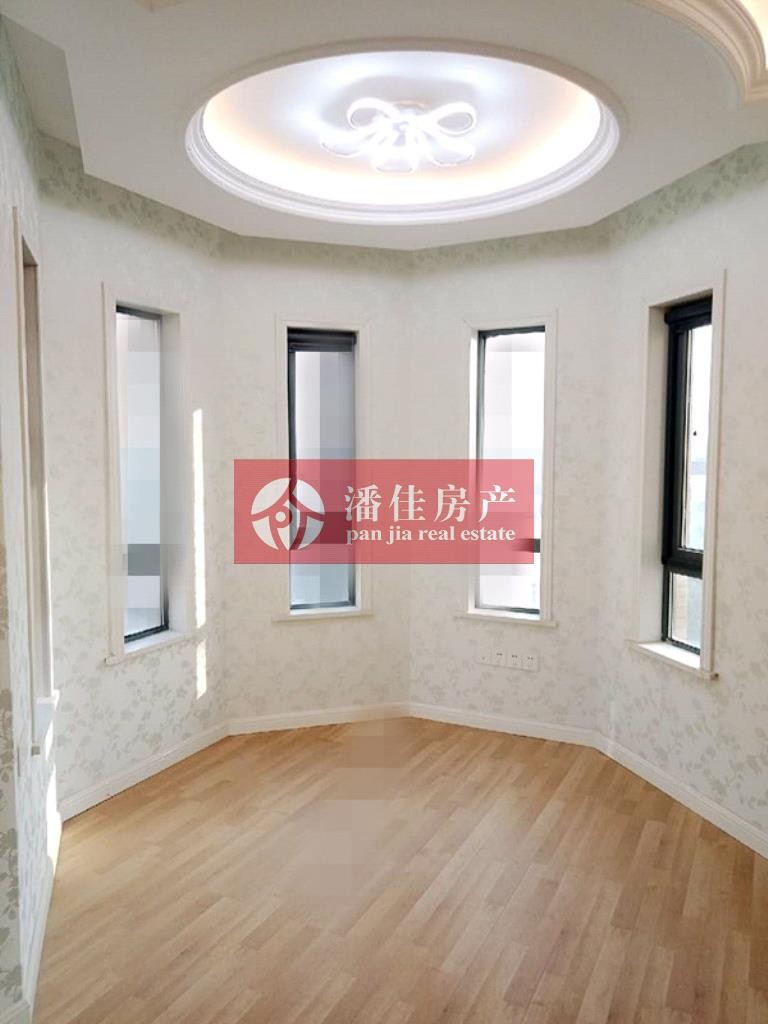 【潘佳房產(chǎn)推薦】【交通東路4樓141平米通透大戶型精裝擰包入住58萬】