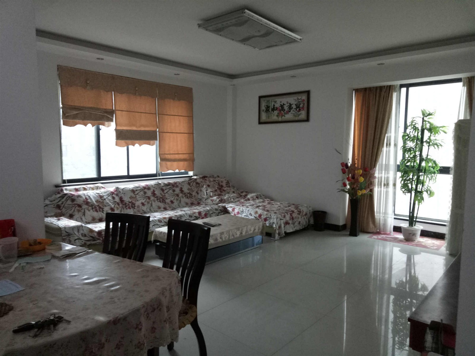 D1193蔚蓝新都4/7精装3/2/2一楼有10平米的储藏室131.6平米售价118万