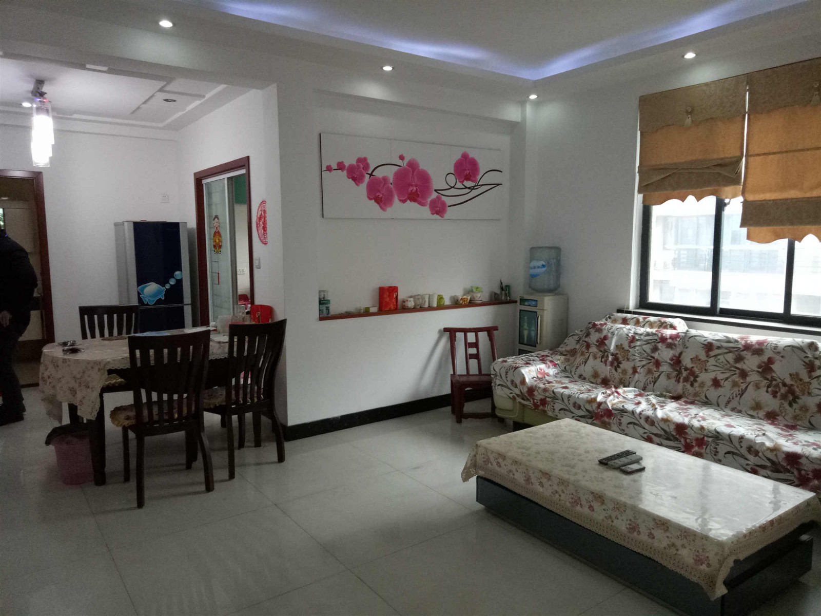 D1193蔚蓝新都4/7精装3/2/2一楼有10平米的储藏室131.6平米售价118万