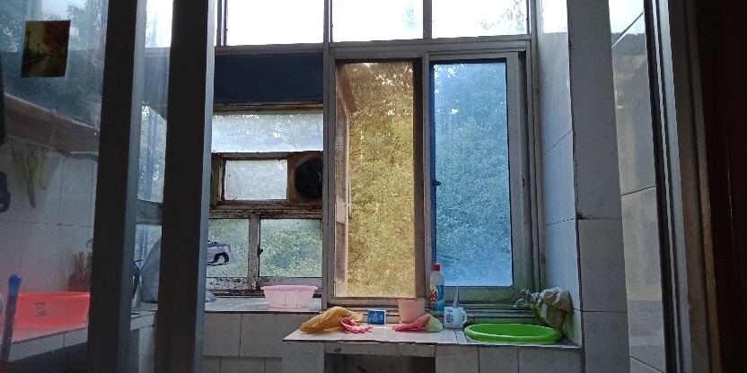 A3222大東門單位房5/7簡裝二室兩證滿五64.4平米售價20萬