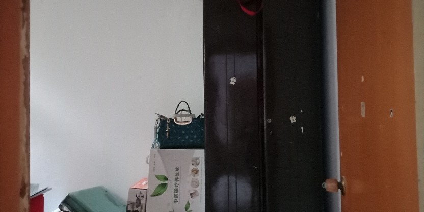 A3222大東門單位房5/7簡裝二室兩證滿五64.4平米售價20萬