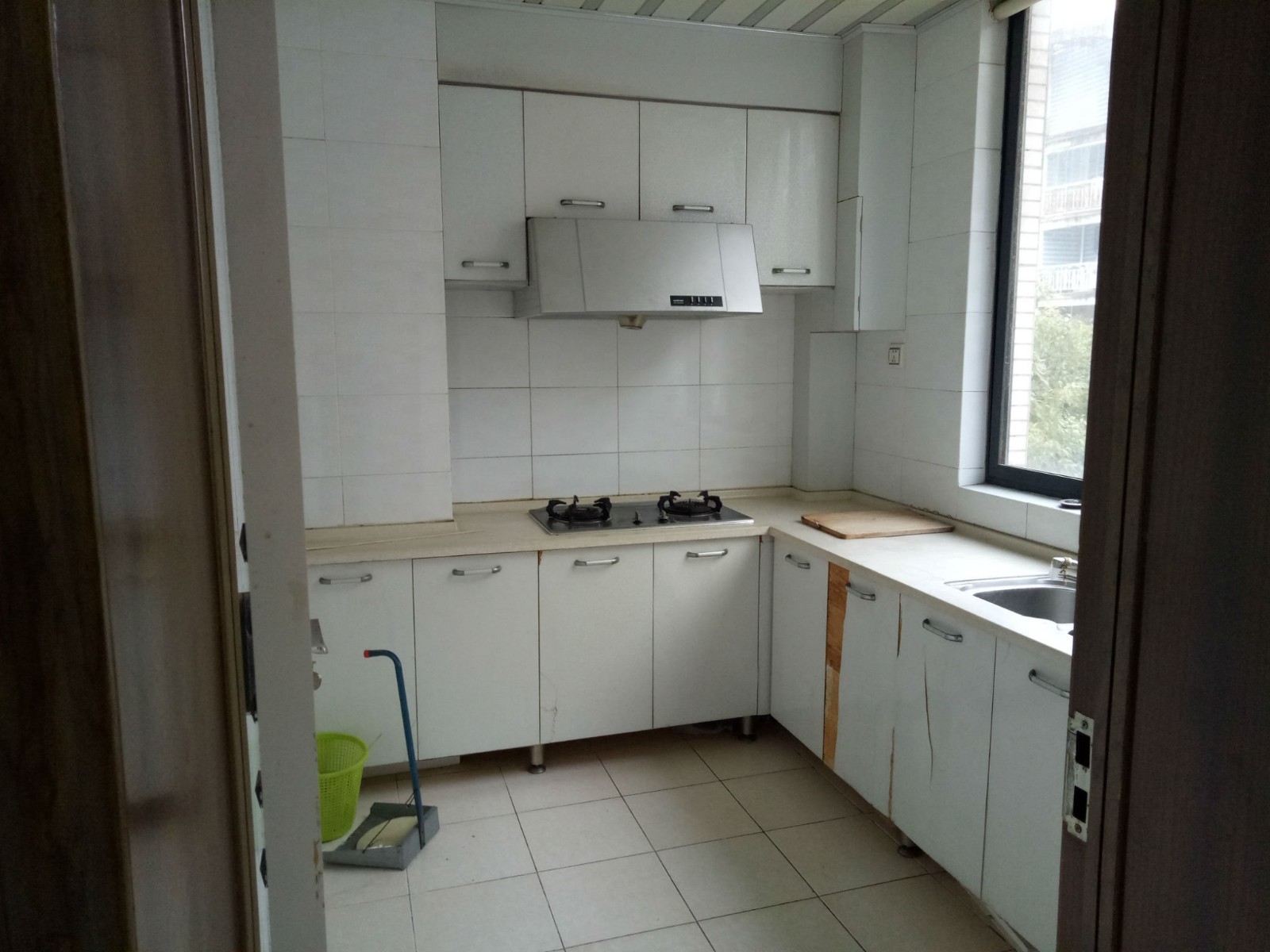 A3590宇济城中城3/2/1简装3/6两证满五面积126平售价55万