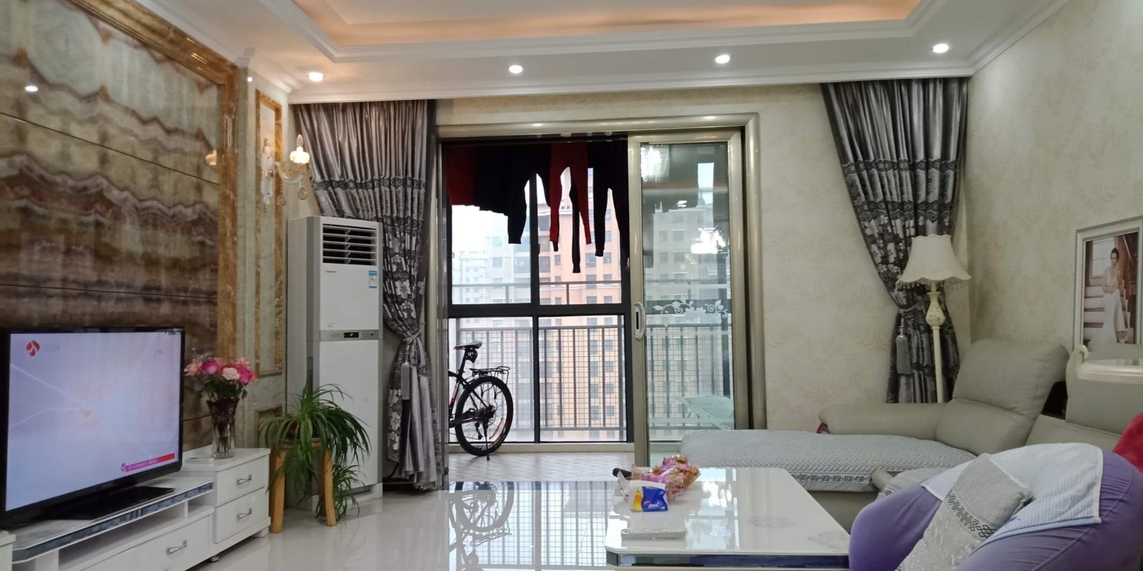 F176宇濟(jì)濱湖天地竹苑4/2/2精裝139平米20/27兩證滿二帶車庫成交價(jià)136萬