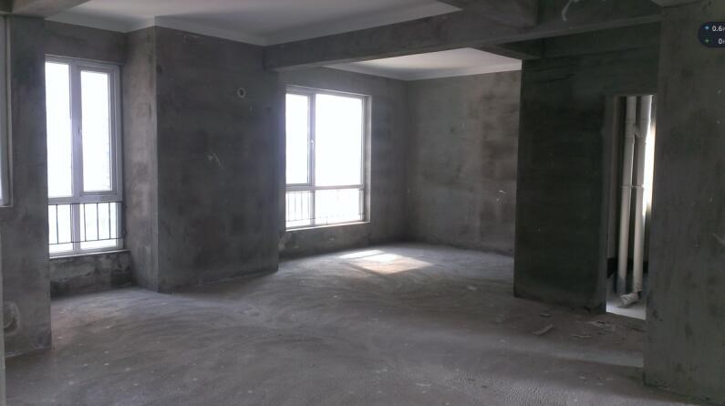 灣流匯銅雀臺131平學(xué)區(qū)房誠意出售