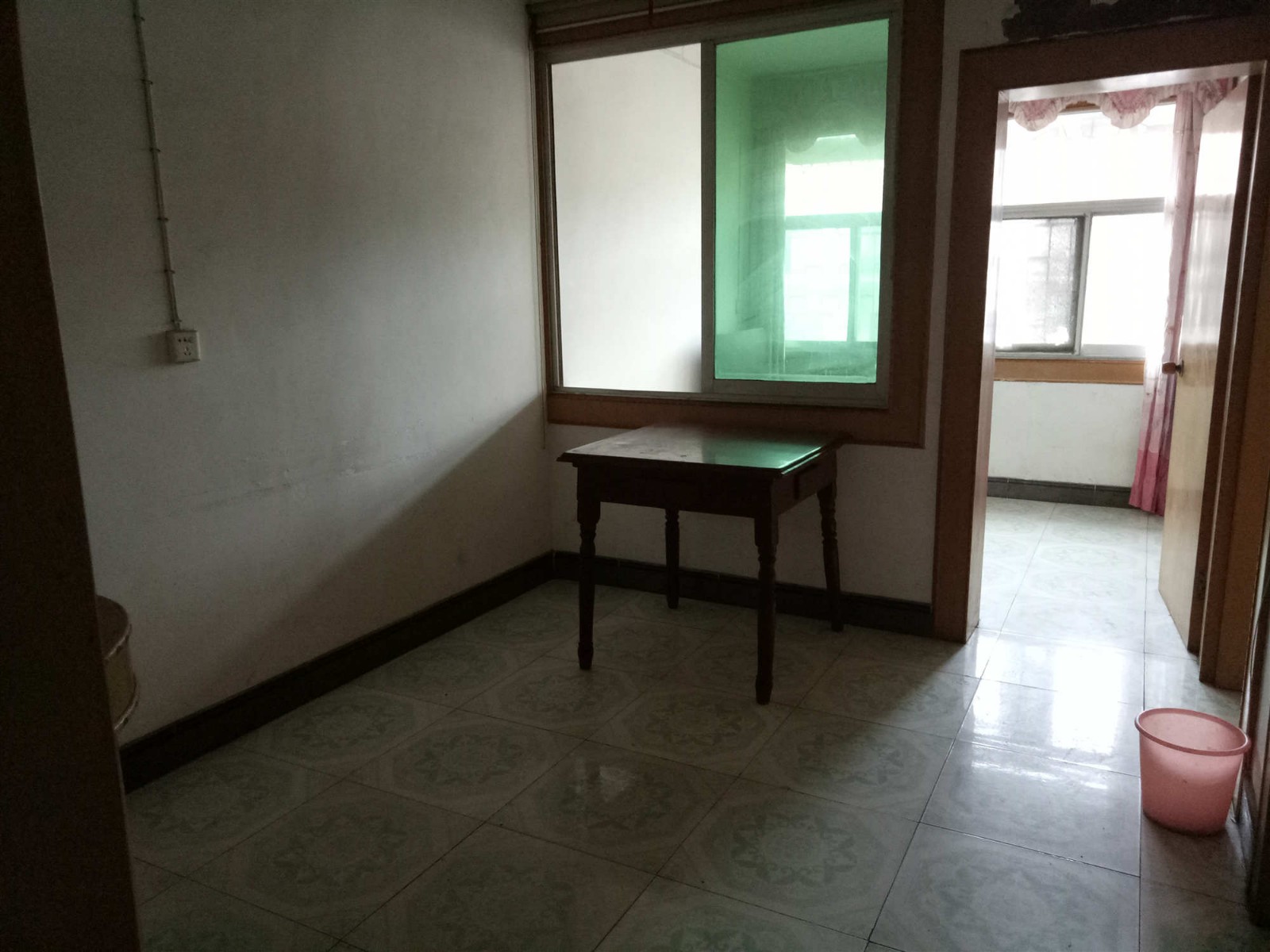 A3570建設(shè)路軍轉(zhuǎn)小區(qū)3/2/13/7簡裝兩證滿五面積95平售價(jià)45萬