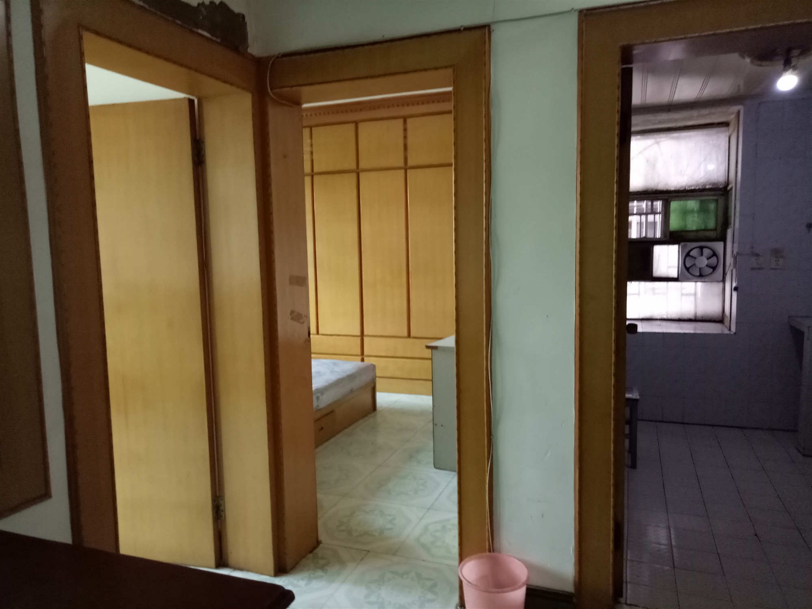 A3570建設(shè)路軍轉(zhuǎn)小區(qū)3/2/13/7簡裝兩證滿五面積95平售價(jià)45萬