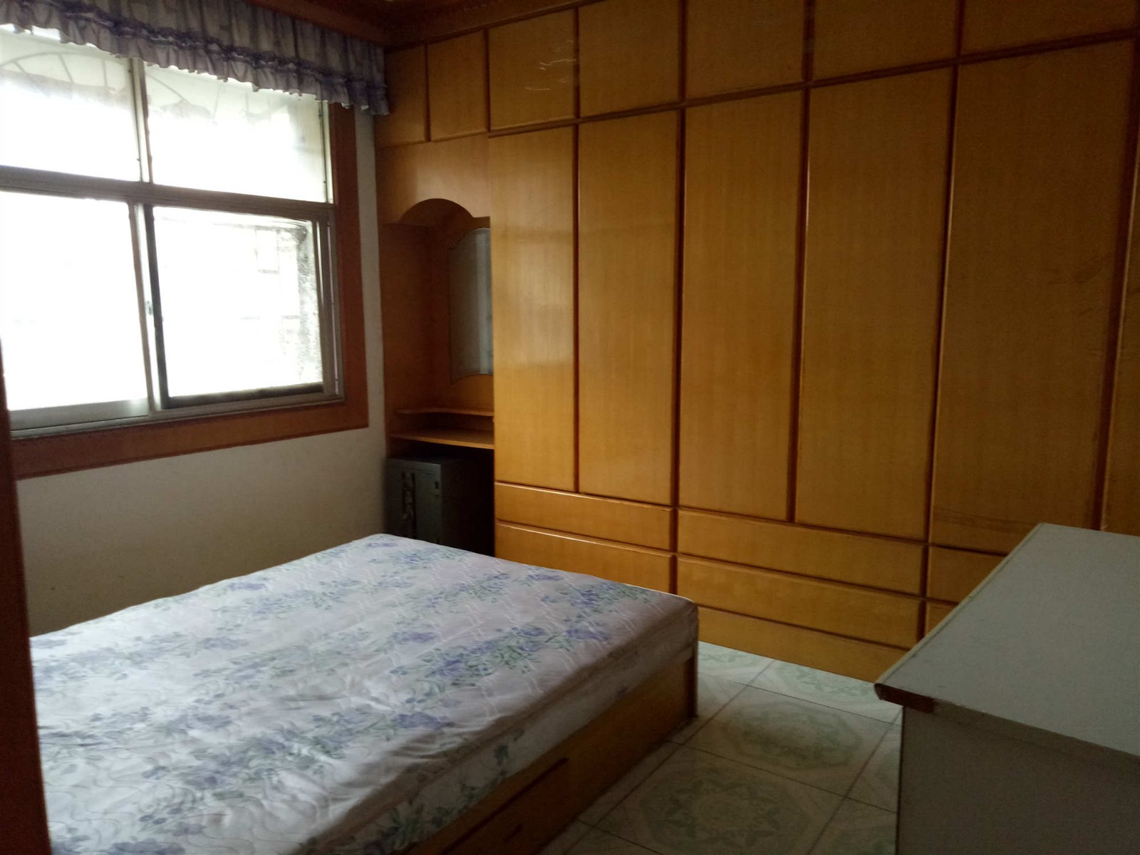 A3570建設(shè)路軍轉(zhuǎn)小區(qū)3/2/13/7簡裝兩證滿五面積95平售價(jià)45萬