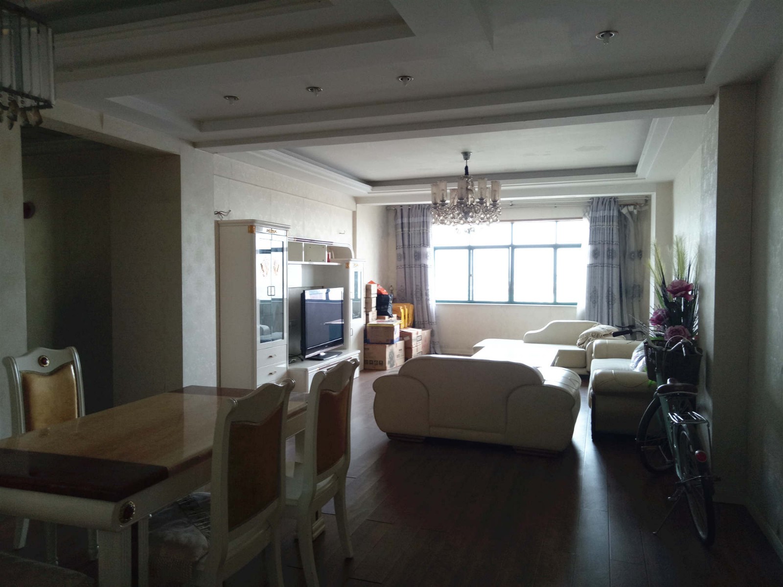 C1412天紫名苑4/2/2精裝14/17面積165平米兩證滿五90萬