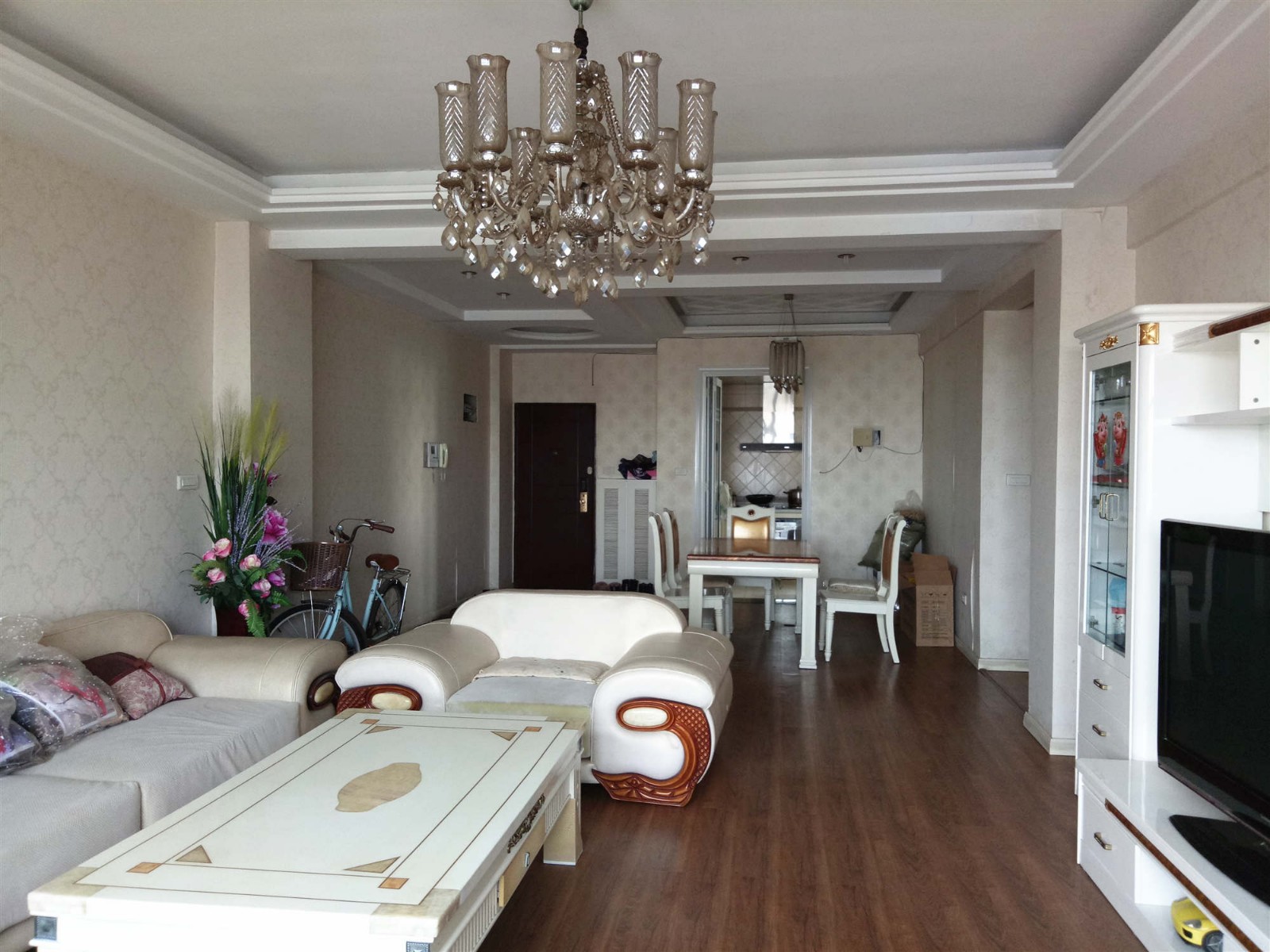 C1412天紫名苑4/2/2精裝14/17面積165平米兩證滿五90萬