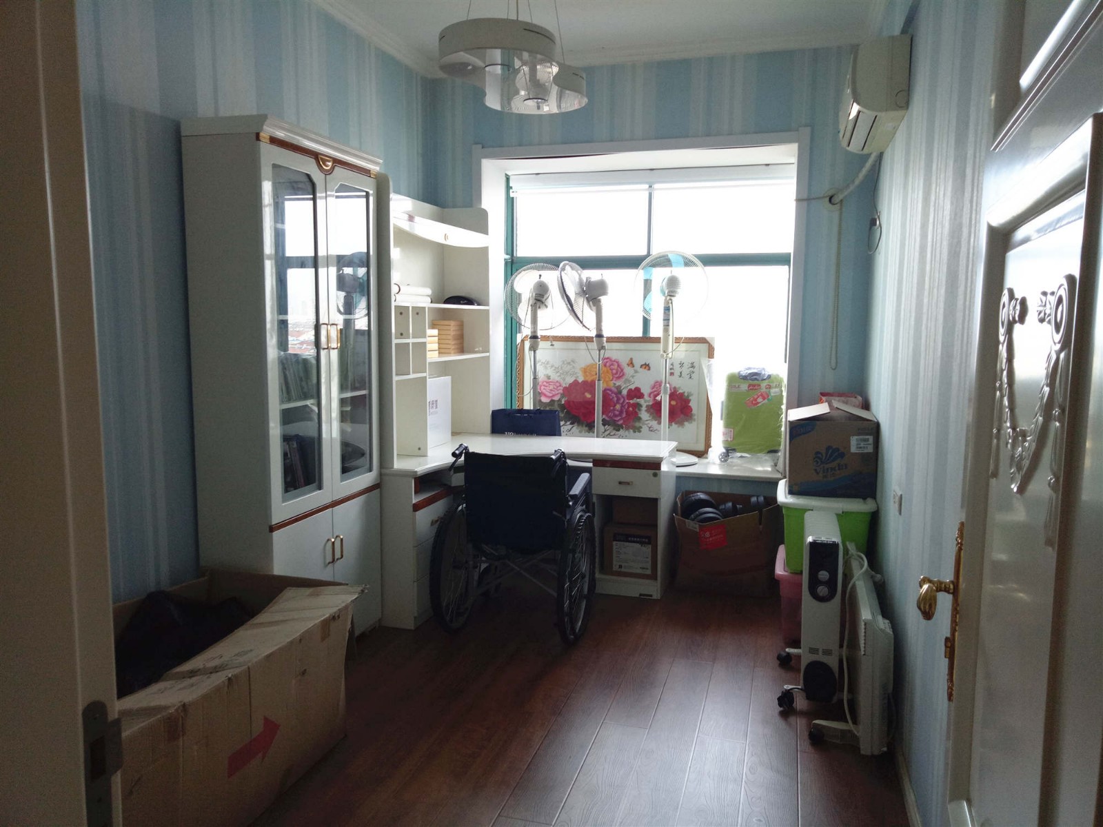 C1412天紫名苑4/2/2精裝14/17面積165平米兩證滿五90萬