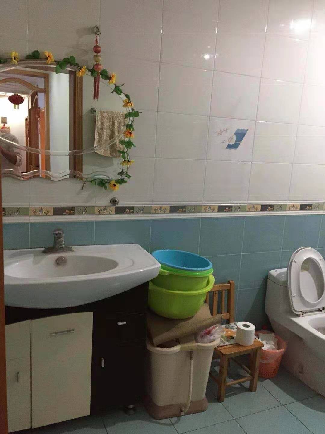 孝南區(qū)檢察院宿舍4室2廳2衛(wèi)（玉泉 對(duì)面）