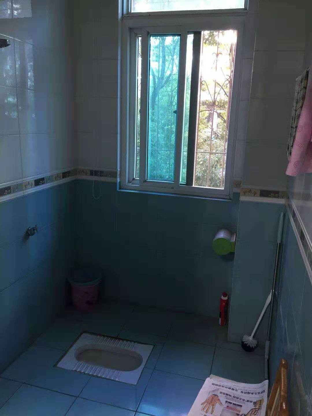 孝南區(qū)檢察院宿舍4室2廳2衛(wèi)（玉泉 對(duì)面）