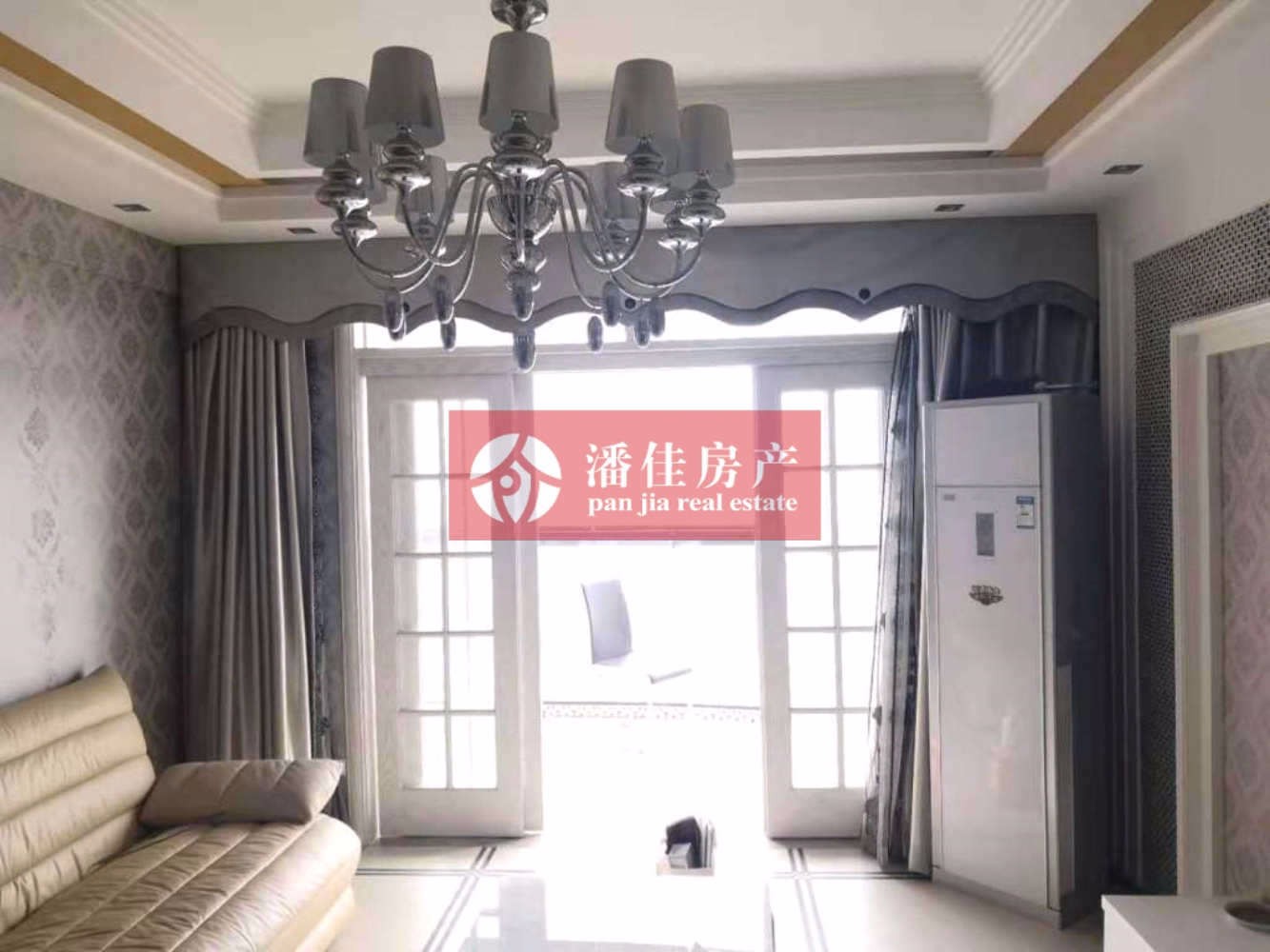 丹陽(yáng) 房！毛坯價(jià)送精裝！航天 府旁紫荊花園98平精裝急售只要68萬(wàn)