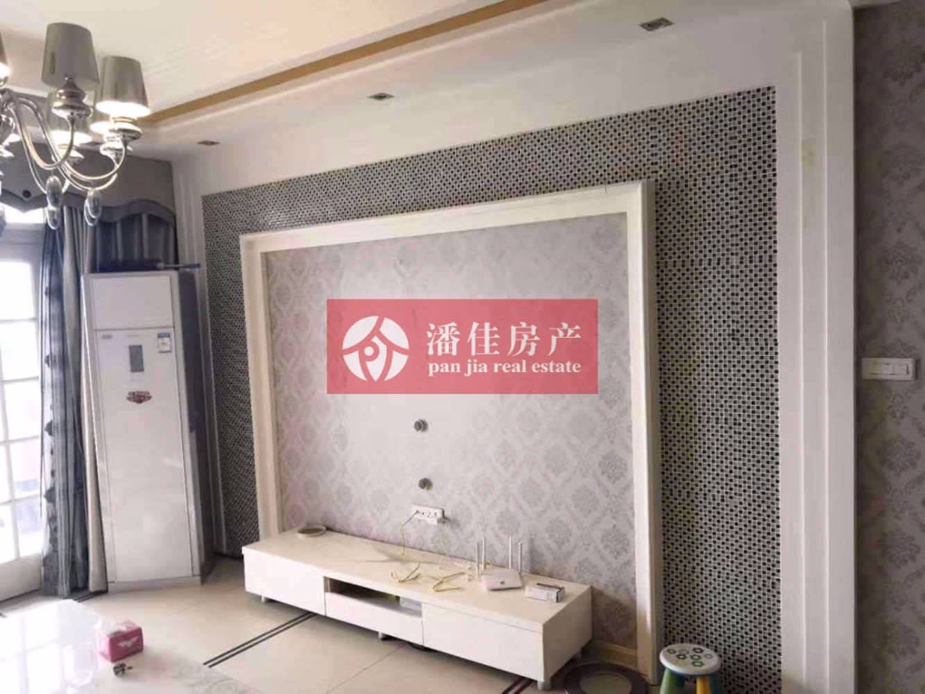 丹陽(yáng) 房！毛坯價(jià)送精裝！航天 府旁紫荊花園98平精裝急售只要68萬(wàn)