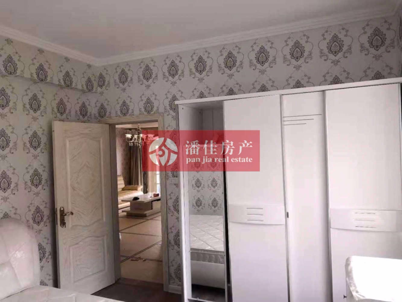 丹陽(yáng) 房！毛坯價(jià)送精裝！航天 府旁紫荊花園98平精裝急售只要68萬(wàn)