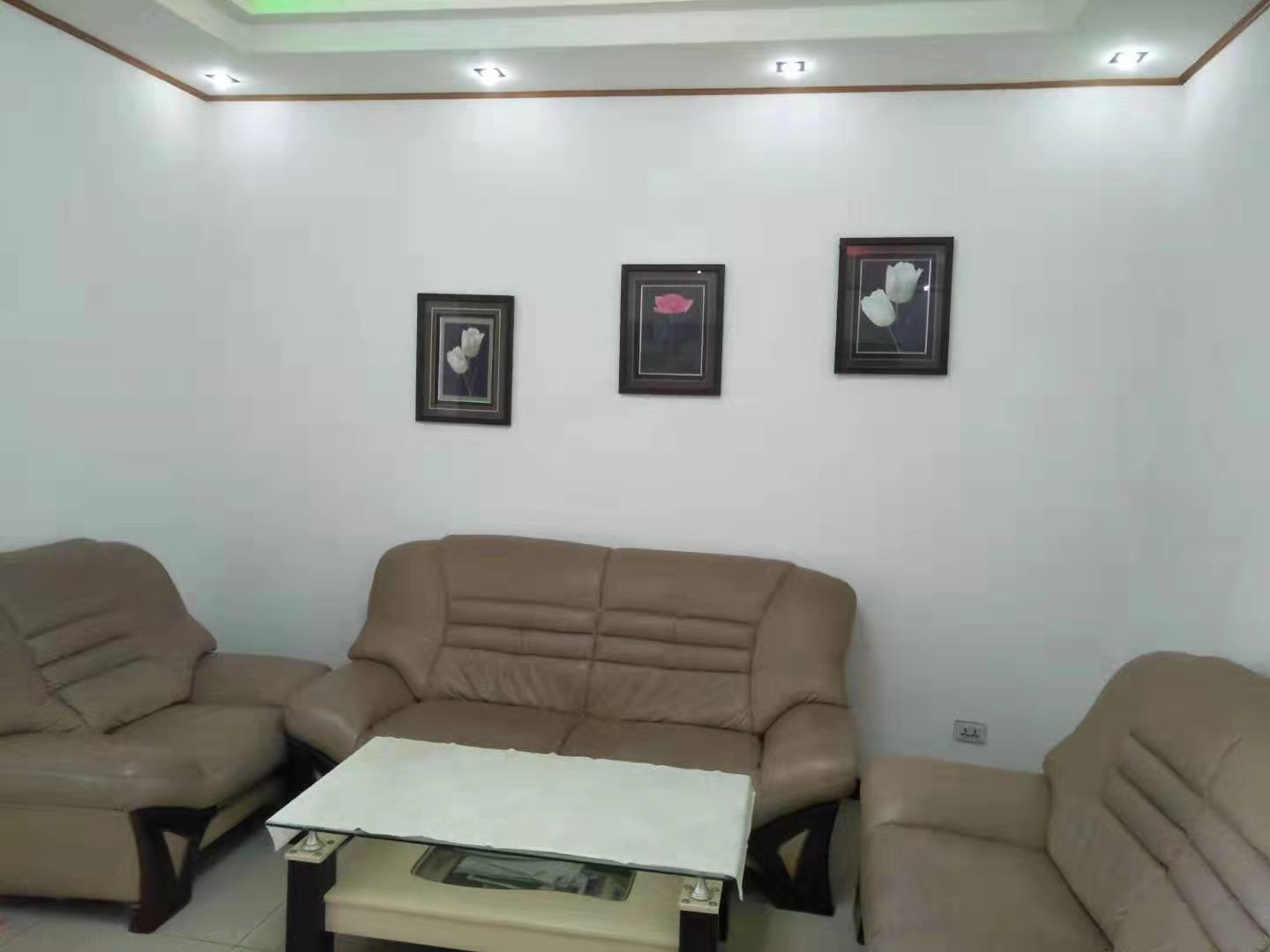 吉房出租建設東路口智美天下幼兒園旁房屋出租3室2廳1衛(wèi)