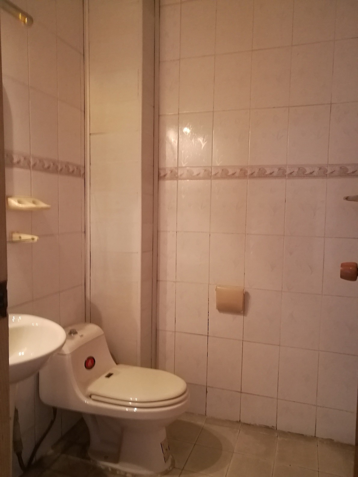 急售！孝感市實(shí)驗(yàn) 、文昌中學(xué)雙 房