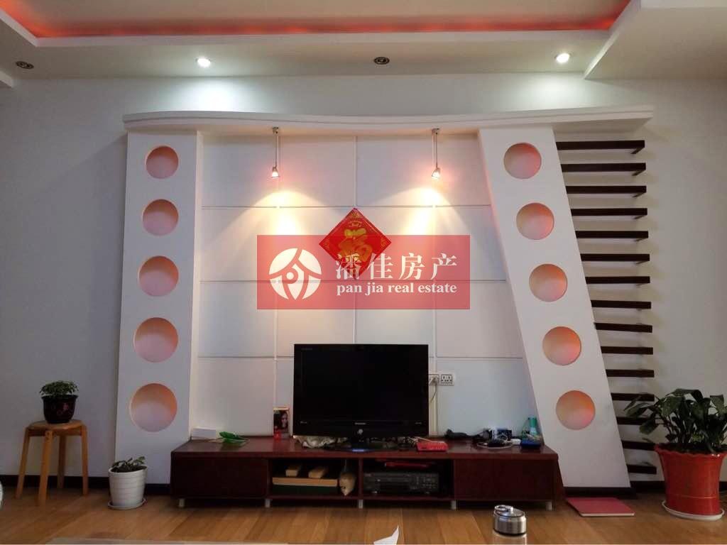 【潘佳房產(chǎn)推薦】【抄 ！中建國際119平中層3室2廳2衛(wèi)精裝94萬】