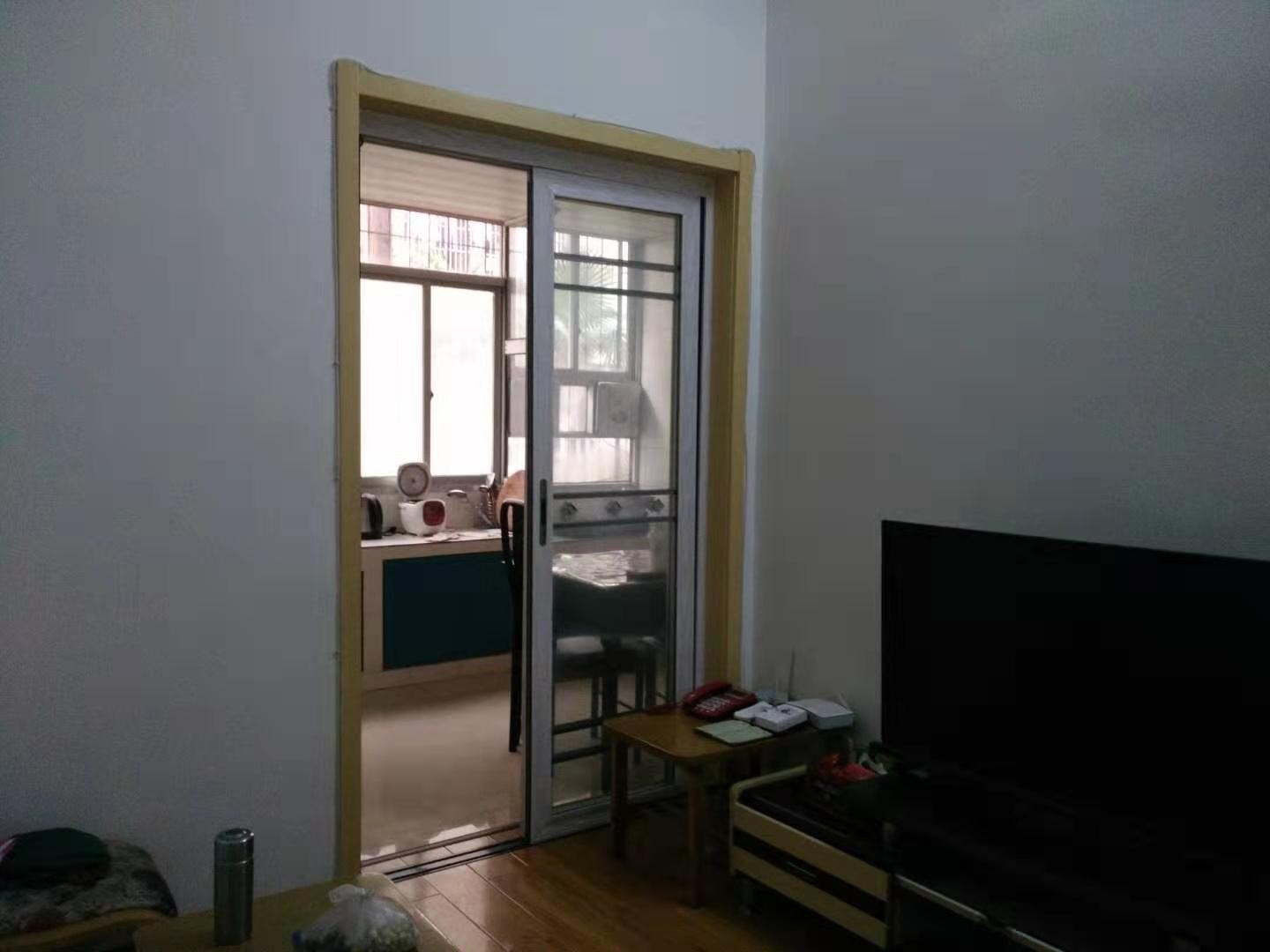 市委大院2樓60平米精裝拎包入住60萬