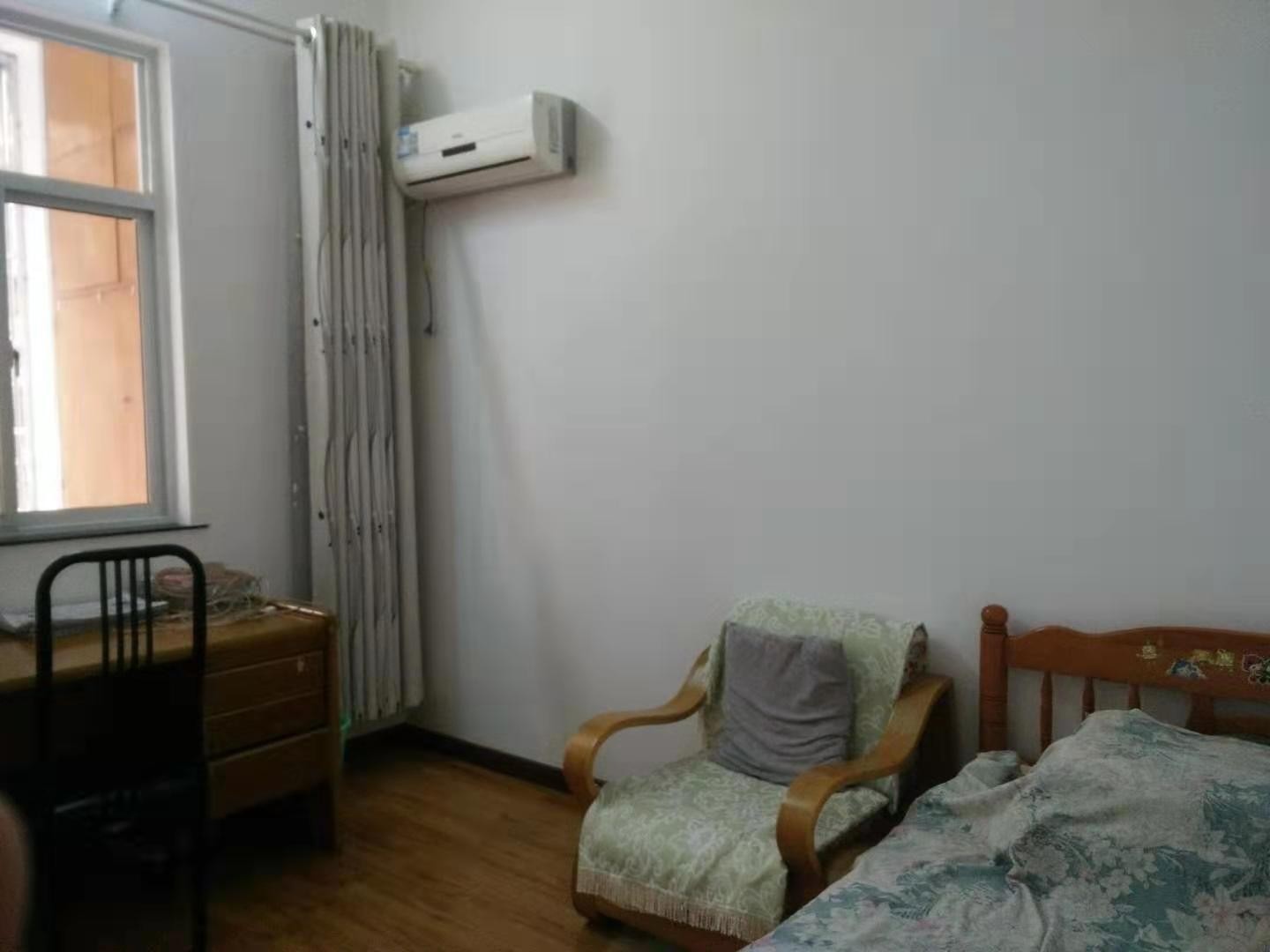 市委大院2樓60平米精裝拎包入住60萬