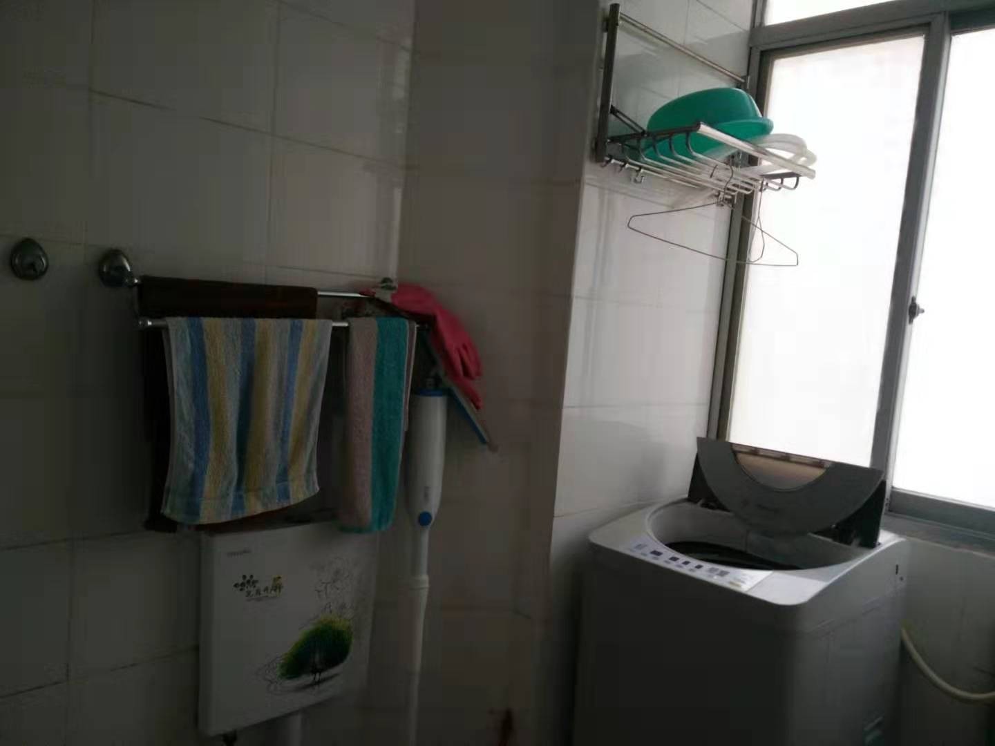 市委大院2樓60平米精裝拎包入住60萬