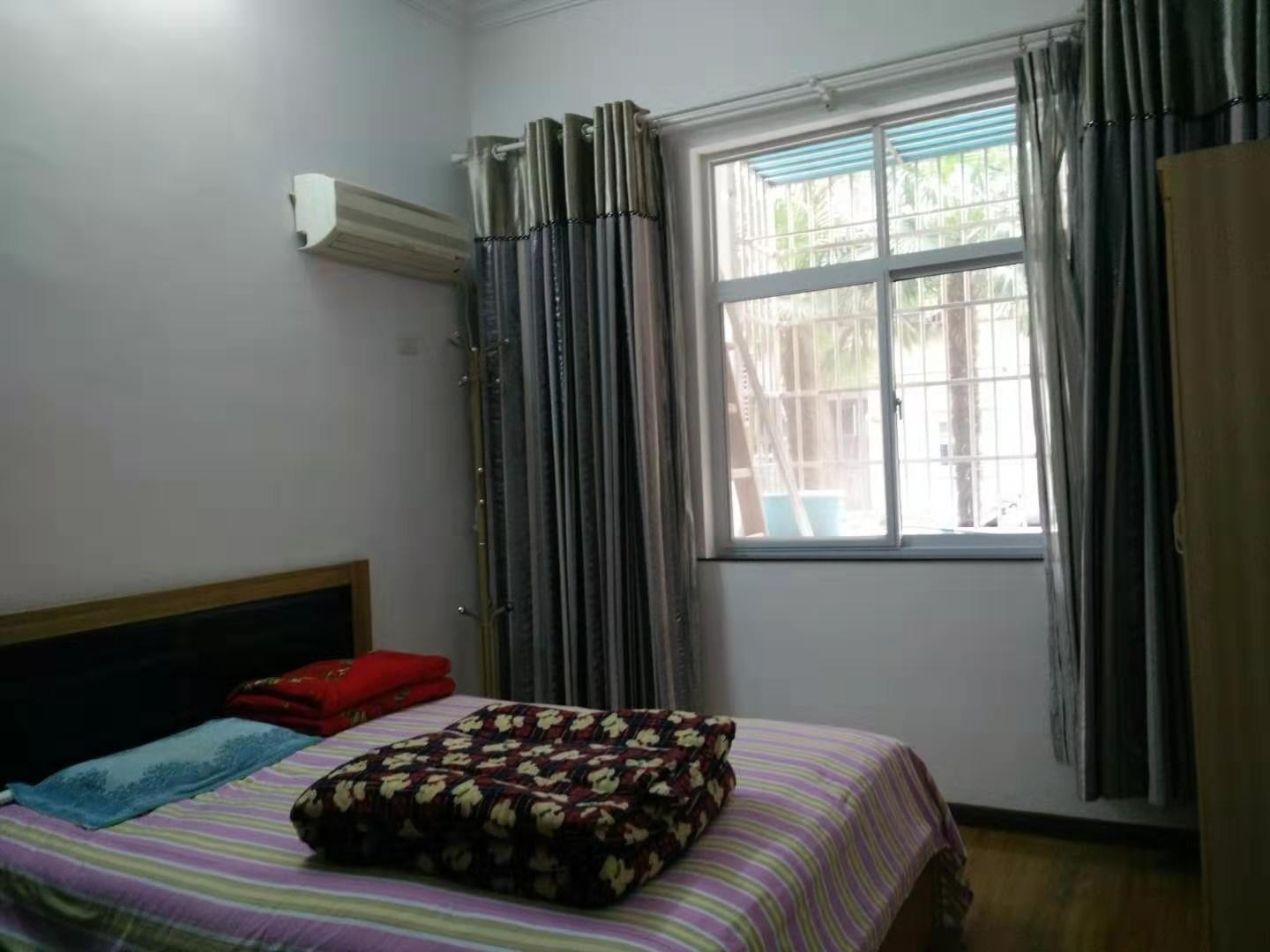 市委大院2樓60平米精裝拎包入住60萬