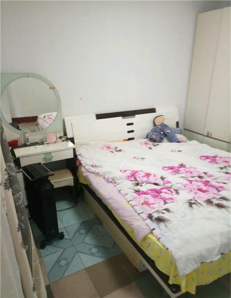 B3176 市委大院 3/1/1 簡(jiǎn)裝 1/6 兩證滿五 80.26平米 68萬(wàn)