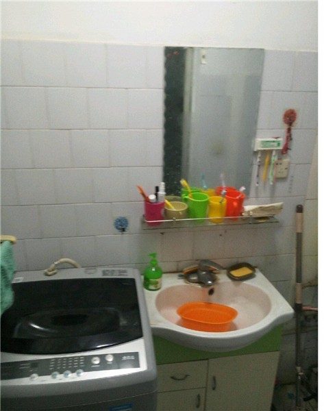 B3176市委大院3/1/1簡裝1/6兩證滿五80.26平米68萬