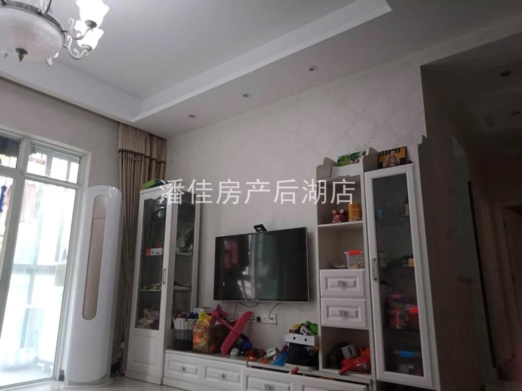  醫(yī)院旁好房出租！你們要的精裝修中間層來了！