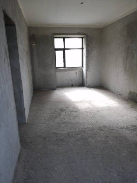 滨湖天地竹苑3室2厅2卫127平送入户花园99万