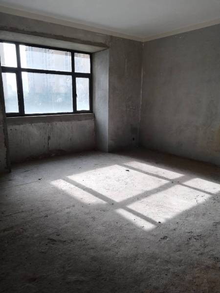 滨湖天地竹苑3室2厅2卫127平送入户花园99万