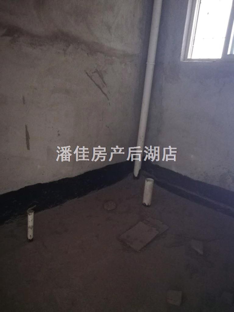 北京二路玉泉 南门对面146平毛坯证满税低