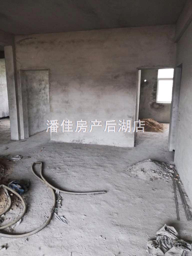 北京二路玉泉 南门对面146平毛坯证满税低