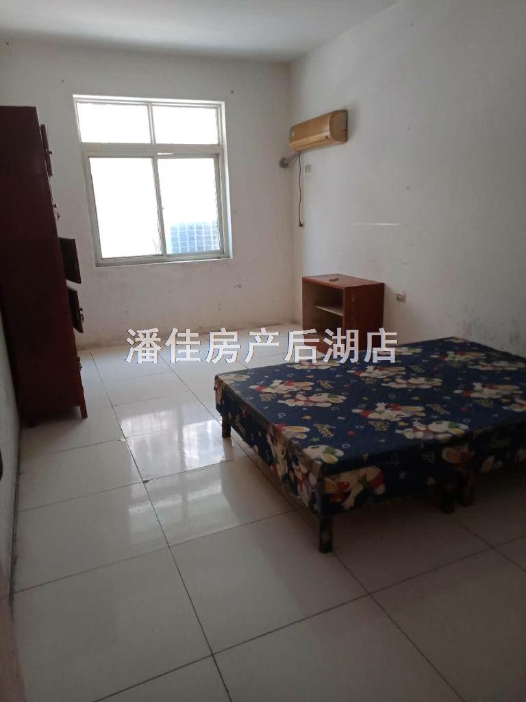 掛口小區(qū)3室2廳1衛(wèi)131㎡簡單裝修2/6樓家具電器一應俱全拎包入住，500元/月