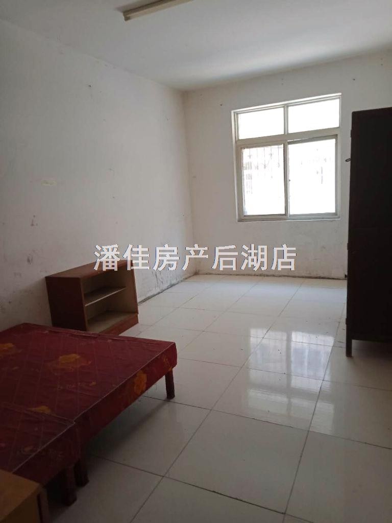 掛口小區(qū)3室2廳1衛(wèi)131㎡簡單裝修2/6樓家具電器一應俱全拎包入住，500元/月