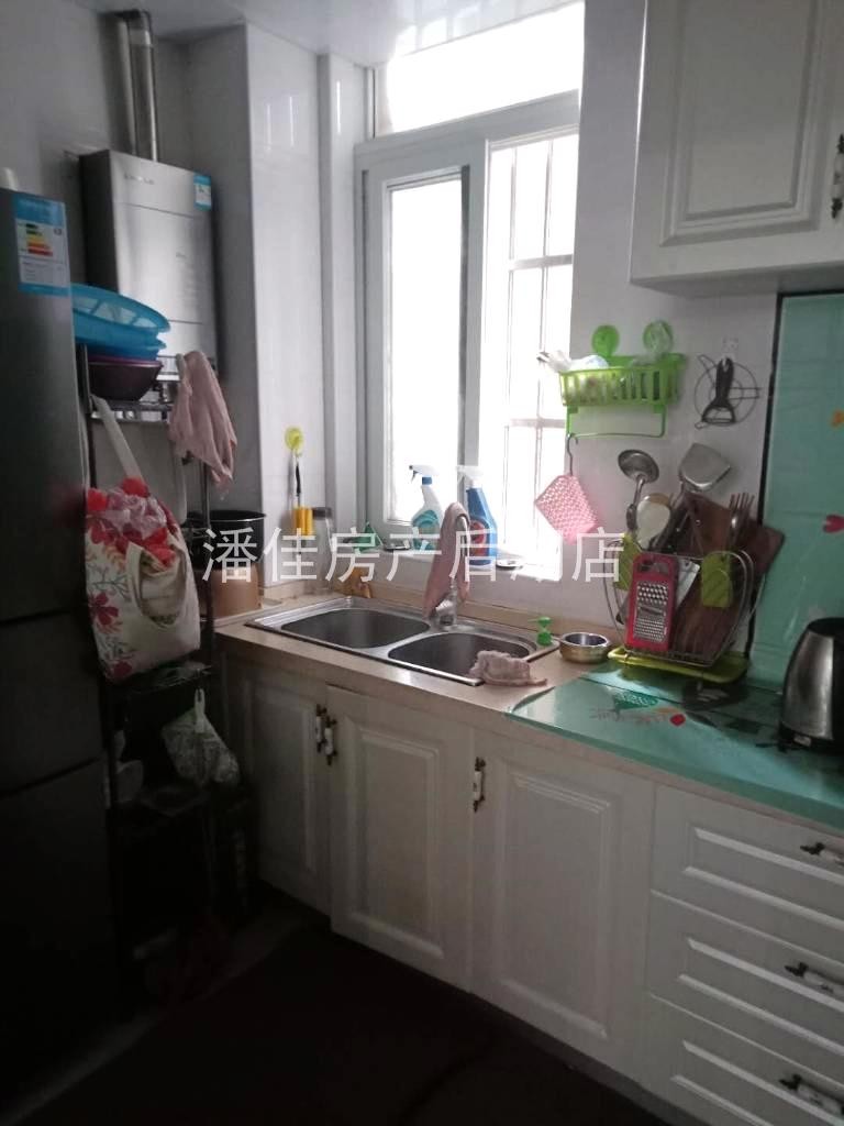 錦繡后湖三室二廳二衛(wèi)，精裝修拎包入住