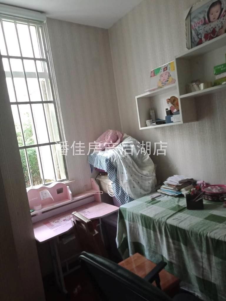 錦繡后湖三室二廳二衛(wèi)，精裝修拎包入住