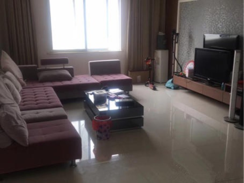 锦绣后湖三室二厅二卫131平精装修11层的9楼